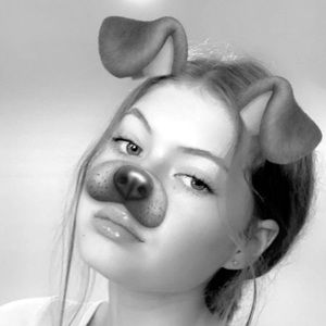 Meet your Posher, Ella